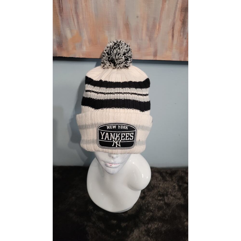 New York Yankees ’47 Brand Beanie Pom Knit Hat OSFA White Black MLB